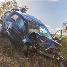 Už Raudondvario – kraupi avarija: į ligoninę išvežti du suaugusieji ir trimetė