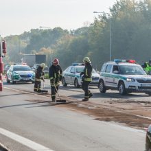 Tarsi užkeiktoje atkarpoje prie „Megos“ – masinė avarija 