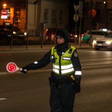 Reidas: policijos pareigūnai stabdė ir taksi, ir picos išvežiotojus