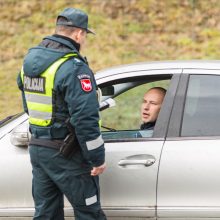 Per reidą įkliuvę kelių gaideliai – ir girti, ir neprisisegę saugos diržais