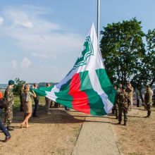 Ant Pelėdų kalno suplevėsavo šaulių vėliava