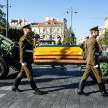 A. Ramanausko-Vanago atminimą valstybinėse laidotuvėse pagerbė 30 šalių diplomatai