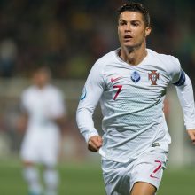 Asmenukę su C. Ronaldo norėjusiam pasidaryti vyrui gresia nemalonumai