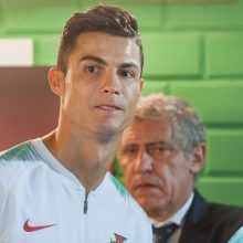 Asmenukę su C. Ronaldo norėjusiam pasidaryti vyrui gresia nemalonumai