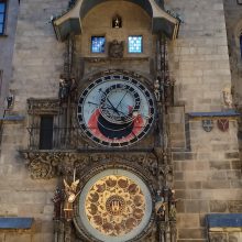  TOP 1: Prahos Rotušė ir Astronominis laikrodis – vieta, kur gimsta daugiausia turistų nuotraukų ir asmenukių.