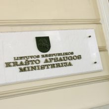 Ministerija atlieka vidinį tyrimą dėl neblaivios vairavusios darbuotojos