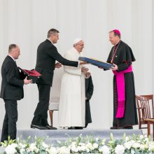 Šventasis Tėvas jaunimui: nepamirškite savo šaknų