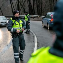 Drausmingiems vairuotojams – pareigūnų sveikinimai, nusižengėlių neužfiksuota