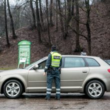 Drausmingiems vairuotojams – pareigūnų sveikinimai, nusižengėlių neužfiksuota