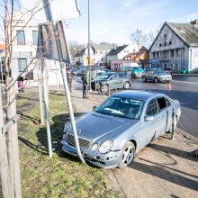 Avarija Kauno centre: susidūrė trys automobiliai, yra nukentėjusių