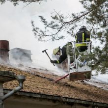 Įtartinas gaisras Panemunėje: tyrimą perėmė policija