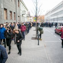 Ilgoje eisenoje – šimtmetį mininti S. Dariaus ir S. Girėno gimnazija