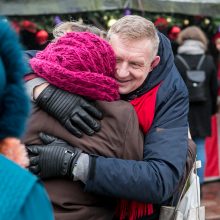 Žmonių gerumas kvepia žirniene: kartu su skurstančiais – prezidentė ir vyskupas