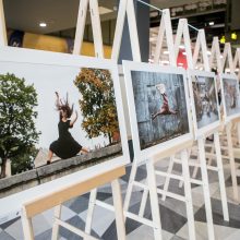 Švęsdami mokyklos jubiliejų šokėjų pedagogai virto modeliais