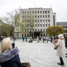 Tėvų protestas prieš vaikų testavimą buvo neteisėtas: organizatorei skirta bauda