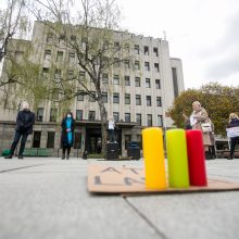 Tėvų protestas prieš vaikų testavimą buvo neteisėtas: organizatorei skirta bauda