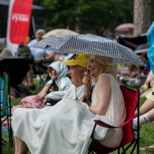 Praūžė „Akacijų alėjos“ festivalis: muzikos mylėtojų neišgąsdino net didžiulė liūtis