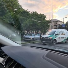 Avarija Kaune: susidūrė BMW ir taksi automobiliai