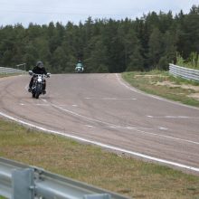 Motociklų aistruoliai kartu su pareigūnais lavino vairavimo įgūdžius