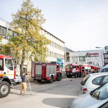 Kaune degė gamybinio pastato siena