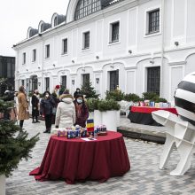 Vilniuje atidaryta virtuali labdaros Kalėdų mugė: šiemet laukiama milžiniškos paramos