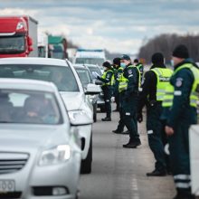 Kaunas vėl apsuptas pareigūnų: mobilūs postai veiks ir naktį