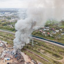 Milžiniškas gaisras Petrašiūnuose – ir policijos akiratyje