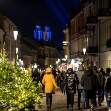 Žingsnis link Kalėdų: įžiebta žvaigždėmis puošta Kauno eglutė!