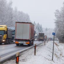 Tragiškas susidūrimas pakaunėje: grandininę reakciją sukėlė užsieniečio užsnūdimas prie vairo    