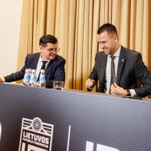 Futbolo federacija ėmėsi pokyčių, politikų projektas – stalčiuose