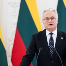 G. Nausėda su krašto apsaugos ministru ir kariuomenės vadu aptars dronų vystymą