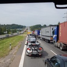 Chaosas autostradoje: dvi avarijos paralyžiavo eismą