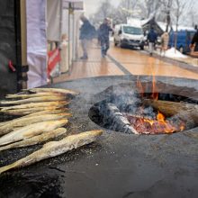 Stintų šventė Palangoje: kainos akį rėžė, bet valgytojų netrūko