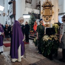 Sukrėsta Lenkija atsisveikina su nužudytu Gdansko meru