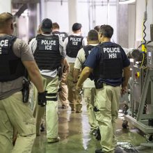 Misisipėje per imigracijos pareigūnų reidus sulaikyti 680 žmonių