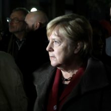 Po šaudynių Halėje A. Merkel dalyvavo solidarumo budėjime prie sinagogos