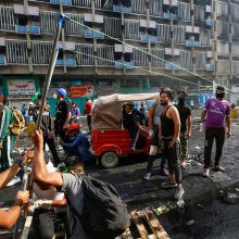 Bagdade malšinant protestus ašarinių dujų kanistrai užmušė keturis demonstrantus