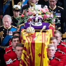 Po karalienės laidotuvių JK baigėsi nacionalinis gedulas