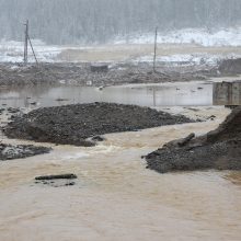 Rusijoje griuvus užtvankai aukso kasykloje žuvo 15 žmonių