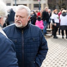 Prie Seimo 1 tūkst. pieno gamintojų reikalauja paramos, K. Navicko pasitraukimo