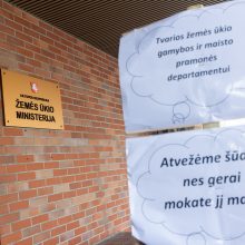 Prie Seimo 1 tūkst. pieno gamintojų reikalauja paramos, K. Navicko pasitraukimo