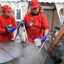 Vilniuje prasidėjo Tarptautinė Kalėdų labdaros mugė