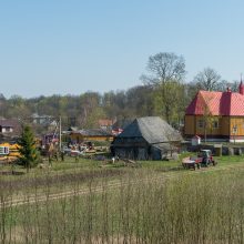 Tauragės rajone sudegė klebonijos pastato stogas