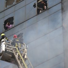 Gaisro Dakos daugiaaukštyje aukų padaugėjo iki 25