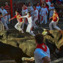 Pamplonoje per bėgimą su buliais sužeisti šeši žmonės