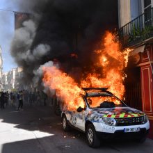 Prancūzijoje – nauji policijos susirėmimai su „geltonosiomis liemenėmis“