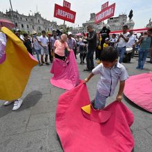 Tūkstančiai demonstrantų reikalavo išsaugoti koridą ir gaidžių kautynes