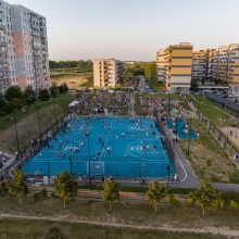 Vilniaus Perkūnkiemis keičiasi: bendruomenė švenčia naujo skvero atidarymą