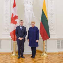 Prezidentė priėmė Austrijos ir Kanados ambasadorių skiriamuosius raštus