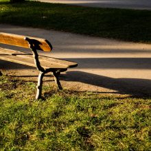 Palangoje ant suoliuko rastas mirusio vyro kūnas